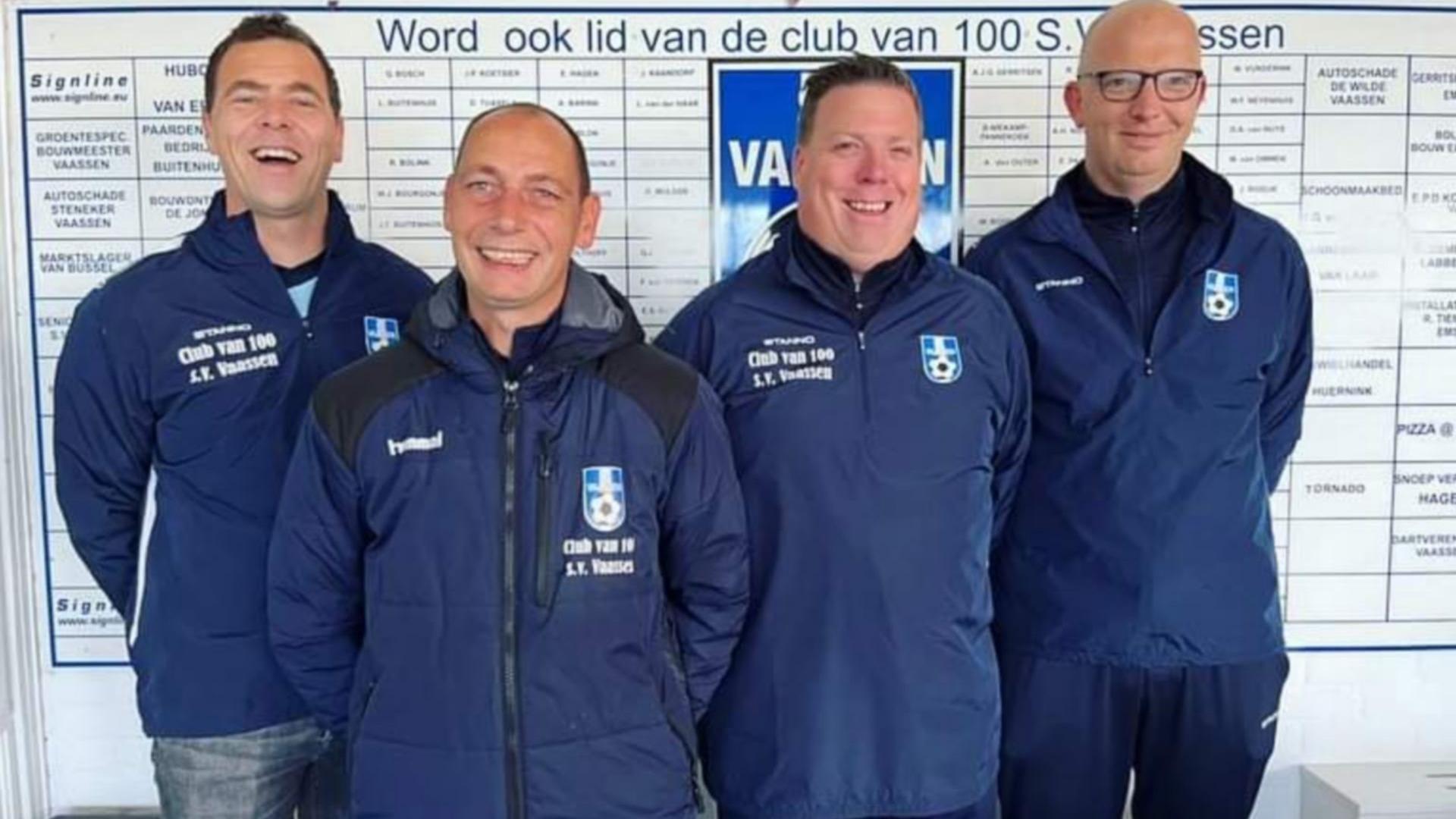 Nieuwe outfit voor trainers en leiders SV Vaassen