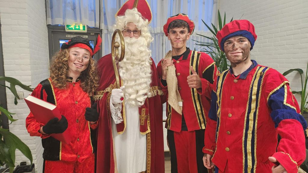 Ongeveer 70 kinderen vieren feest met Sinterklaas