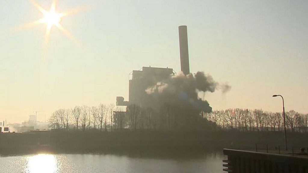 Weer harde knallen in Nijmegen: laatste deel energiecentrale wordt neergehaald